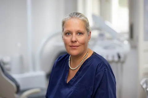 Frau Dr. Reining